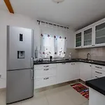 Luana Βις