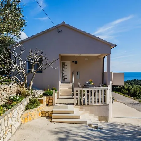 Luana Villa