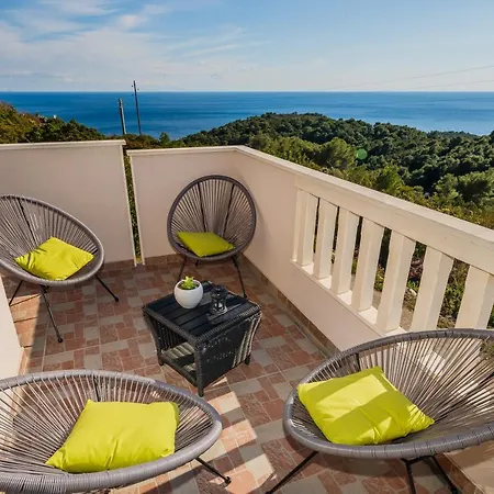Luana Villa